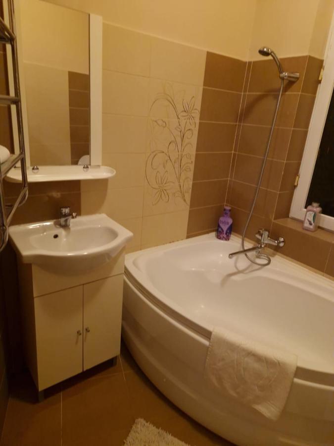 M&A Mario Ultra Central Apartament Lägenhet Braşov Exteriör bild